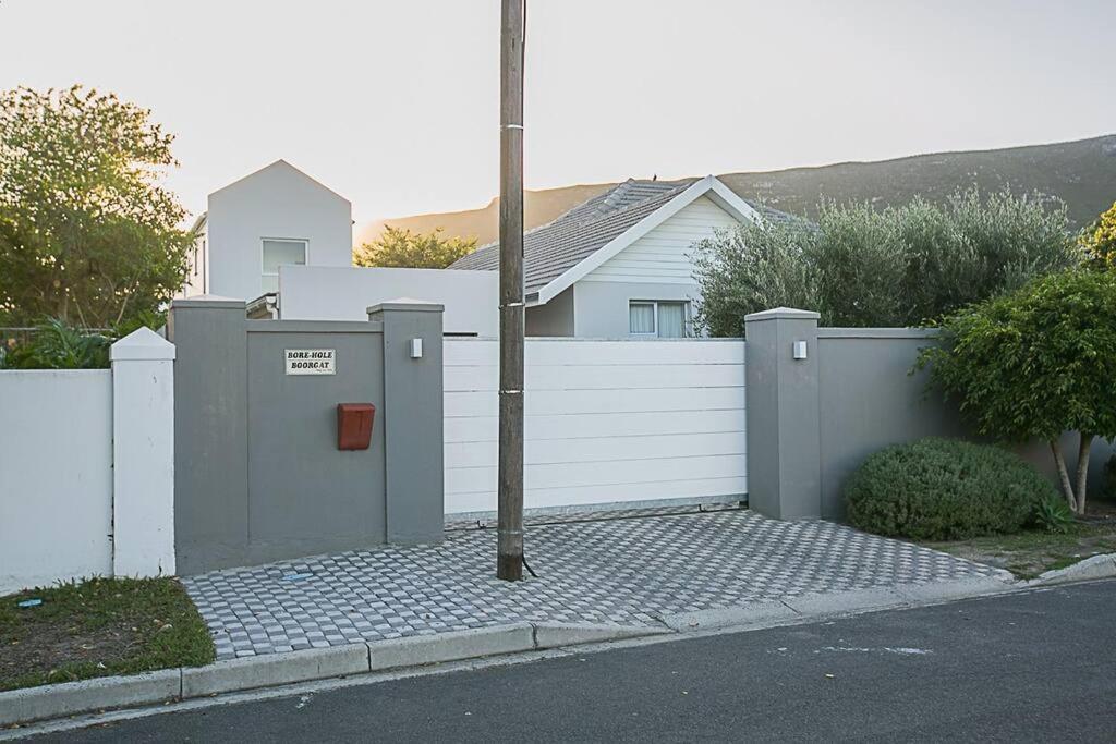 Whale Cottage With Airconditioning Hermanus Exterior photo